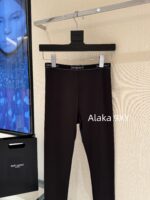 Yves Saint Laurent 2024 Autumn/Winter CollectionY  Seamless and seamless logo letter waistband elastic slimming high waistband leggings - Image 6