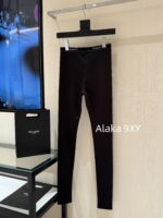 Yves Saint Laurent 2024 Autumn/Winter CollectionY  Seamless and seamless logo letter waistband elastic slimming high waistband leggings - Image 9
