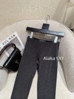 Yves Saint Laurent 2024 Autumn/Winter CollectionY  Seamless and seamless logo letter waistband elastic slimming high waistband leggings - Image 11
