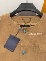 LOUIS VUITTON High Quality 24ss Autumn/Winter New Collection Classic Dark Pattern Khaki  Checkered jacquard turquoise button collarless jacket for men and women, casual jacket trend - Image 4