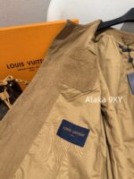 LOUIS VUITTON High Quality 24ss Autumn/Winter New Collection Classic Dark Pattern Khaki  Checkered jacquard turquoise button collarless jacket for men and women, casual jacket trend - Image 9