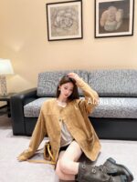 LOUIS VUITTON High Quality 24ss Autumn/Winter New Collection Classic Dark Pattern Khaki  Checkered jacquard turquoise button collarless jacket for men and women, casual jacket trend - Image 12