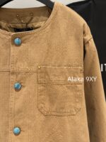 LOUIS VUITTON High Quality 24ss Autumn/Winter New Collection Classic Dark Pattern Khaki  Checkered jacquard turquoise button collarless jacket for men and women, casual jacket trend - Image 22