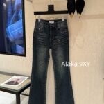 Yves Saint Laurent   2024 Autumn/Winter New Collection Y  High waisted metal letter logo slimming pocket straight tube micro flared jeans