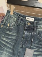 Yves Saint Laurent   2024 Autumn/Winter New Collection Y  High waisted metal letter logo slimming pocket straight tube micro flared jeans - Image 5
