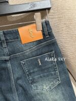 Yves Saint Laurent   2024 Autumn/Winter New Collection Y  High waisted metal letter logo slimming pocket straight tube micro flared jeans - Image 17