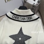 DIOR gift box packaging  D  2024 Autumn/Winter New Collection _ Heavy Industry Collar Five pointed Star Jacquard Logo Hooded Woolen SweaterWhite Rich Beauty Elegant Style