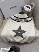 DIOR gift box packaging  D  2024 Autumn/Winter New Collection _ Heavy Industry Collar Five pointed Star Jacquard Logo Hooded Woolen SweaterWhite Rich Beauty Elegant Style - Image 13