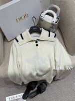 DIOR gift box packaging  D  2024 Autumn/Winter New Collection _ Heavy Industry Collar Five pointed Star Jacquard Logo Hooded Woolen SweaterWhite Rich Beauty Elegant Style - Image 17