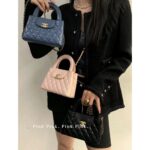 Chanel's own collection. 23k musthave/new handle Kelly bagAvailable in full color, imported original C glossy leather material, small size 8  12.5  4cm
