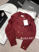 Chanel 2024 Autumn/Winter Collection  Wine red highend feelLarge lapel double breasted jacket with jacquard lapel and double breasted buttons, versatile and slimming on the upper body - Image 4