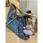 LOUIS VUITTON is a stunningly beautiful one   24c Spring/Summer New Collection Cowboy Carryall Large is Coming39  30  15 Heavy Industry Imported Enzyme Washed Cowboy Laser Hot Stamping - Image 5