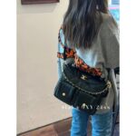 Chanel's "24p" is the most difficult bag to buy ”  Hobo's versatile and timeless style  available in two sizes  large - Image 4