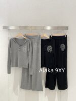 Chrome Hearts Reserved/2022ss Early Autumn New Cruo   Cross hot stamping fashionable sports suit women's hooded sweatshirt casual wide leg pants twopiece set trendy autumn casual lazy suit, this set is still the most practical to wear, giving people a comfortable and free relaxed state! Highlighting the casual and lazy temperament, the printed pattern has many scenes, with some exquisite and unique feelings. The high waisted design enhances the waistline and elongates the leg lines, creating a paper figure effect - Image 4