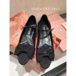 miumiu   The ballet shoes of the little princessHandmade threedimensional bow decoration 2024 SS new patent leather spliced bow single shoe for women. - Image 11