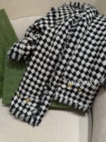 GUCCI 2024 Autumn/Winter New Collection _ Classic Thousand Bird Grid Color blocked Coarse Fleece Knitted Jacket Jacket for Women's Autumn/Winter Short Style Korean Gold Cardigan Dressing - Image 8