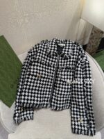 GUCCI 2024 Autumn/Winter New Collection _ Classic Thousand Bird Grid Color blocked Coarse Fleece Knitted Jacket Jacket for Women's Autumn/Winter Short Style Korean Gold Cardigan Dressing - Image 9