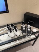 CHANEL High Edition  25C New SeriesHeavy Industry Comic Embroidery Logo Classic Black and White Color blocked Panda Board Shoes/Sports Shoes for Women