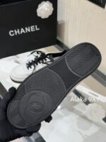 CHANEL High Edition  25C New SeriesHeavy Industry Comic Embroidery Logo Classic Black and White Color blocked Panda Board Shoes/Sports Shoes for Women - Image 12