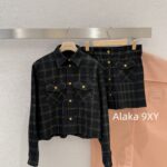 MIUMIU ""American retro campus style outfit ” 2024 Autumn/Winter New Collection Initial Sheer Wool Material   Collar plaid metal button shirt set for women