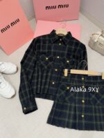 MIUMIU ""American retro campus style outfit ” 2024 Autumn/Winter New Collection Initial Sheer Wool Material   Collar plaid metal button shirt set for women - Image 6