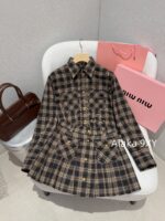 MIUMIU ""American retro campus style outfit ” 2024 Autumn/Winter New Collection Initial Sheer Wool Material   Collar plaid metal button shirt set for women - Image 19