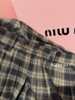 MIUMIU ""American retro campus style outfit ” 2024 Autumn/Winter New Collection Initial Sheer Wool Material   Collar plaid metal button shirt set for women - Image 25