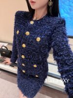 BALMAIN is super beautifulhighend gemstone blue color scheme  2024 Autumn/Winter New Heavy Industry Customized Yarn Gold Buckle Knitted Cardigan for Women's Early Spring Shoulder Pads, Slim and Age reducing Short Coat - Image 7