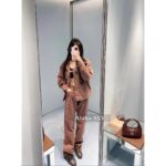 MIUMIU   Melad color series24 new series chocolate color lapel letter logo denim jacket/straight leg jeans women's jacket - Image 12