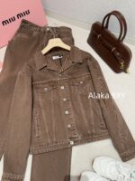MIUMIU   Melad color series24 new series chocolate color lapel letter logo denim jacket/straight leg jeans women's jacket - Image 19