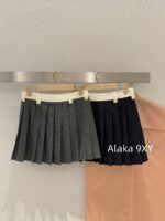 MIUMIU "Versatile College Style Half Skirt" 24 Autumn/Winter Color Contrast Splicing Waist Letter Embroidery Versatile Look Thin Cotton Wool Hundred Fold Half Skirt for Women - Image 10