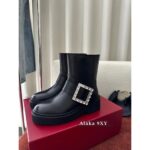 Roger Vivier High Quality Rv   2024 early autumn new series classic shoe type thick sole slimming leg length leather motorcycle boots - Image 6