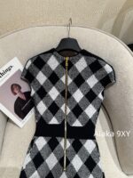 BALMAIN High Quality 24ss  Count's Daughter "Autumn/Winter French socialite style black and white checkered knitted cardigan, hip hugging half skirt outer suit for women - Image 10