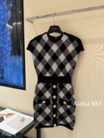BALMAIN High Quality 24ss  Count's Daughter "Autumn/Winter French socialite style black and white checkered knitted cardigan, hip hugging half skirt outer suit for women - Image 18