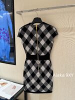 BALMAIN High Quality 24ss  Count's Daughter "Autumn/Winter French socialite style black and white checkered knitted cardigan, hip hugging half skirt outer suit for women - Image 22