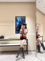 BURBERRY   Christmas/New Year "Atmosphere Dressing" 24 Autumn/Winter New Collection Classic Wool Jacquard Red Color blocked Grid Knitted Cardigan Coat for Women. - Image 8