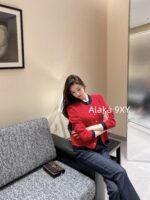 LOUIS VUITTON   Christmas Red Knitted Cardigan for Women 2024 Autumn/Winter New Product: Metal Snap Black Edging Sleek Knitted Jacket Coat - Image 16