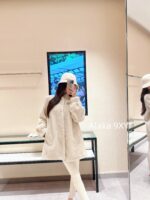 Yves Saint Laurent, the heiress of a wealthy family ” 2024 autumn and winter new stand up collar fur integrated soft and versatile fur coat made of highquality soft and environmentally friendly fur - Image 18