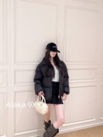 MIUMIU Warm, Handsome, and Fashionable24 Autumn/Winter New Collection Printed Letter Logo Stand Collar Windproof Bread Down Jacket for Women. National standard 90 white goose down