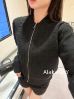 Hermes  Classic HPig Nose Jacquard Relief Logo/2024 Autumn/Winter New Collection Black Zipper Wool Knitted Jacket for Women. - Image 8