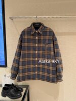 PRADA 2024 Autumn/Winter New Collection   Classic plaid shirt design with 100 wool plaid fabric and inverted triangle collar  Badge logo cotton jacket - Image 5