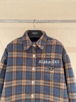 PRADA 2024 Autumn/Winter New Collection   Classic plaid shirt design with 100 wool plaid fabric and inverted triangle collar  Badge logo cotton jacket - Image 6