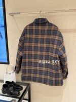 PRADA 2024 Autumn/Winter New Collection   Classic plaid shirt design with 100 wool plaid fabric and inverted triangle collar  Badge logo cotton jacket - Image 9
