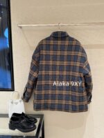 PRADA 2024 Autumn/Winter New Collection   Classic plaid shirt design with 100 wool plaid fabric and inverted triangle collar  Badge logo cotton jacket - Image 10