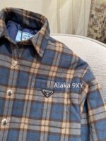 PRADA 2024 Autumn/Winter New Collection   Classic plaid shirt design with 100 wool plaid fabric and inverted triangle collar  Badge logo cotton jacket - Image 12