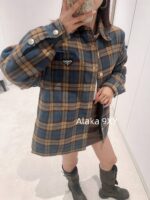PRADA 2024 Autumn/Winter New Collection   Classic plaid shirt design with 100 wool plaid fabric and inverted triangle collar  Badge logo cotton jacket - Image 24
