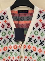 LOUIS VUITTON   24ss Autumn/Winter New CollectionColorful Jacquard Letter Logo Color blocked Vneck Knitted Cardigan Women's Wool Material - Image 6