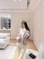 LOUIS VUITTON   24ss Autumn/Winter New CollectionColorful Jacquard Letter Logo Color blocked Vneck Knitted Cardigan Women's Wool Material - Image 13