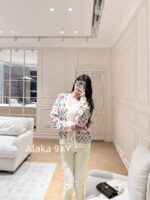 LOUIS VUITTON   24ss Autumn/Winter New CollectionColorful Jacquard Letter Logo Color blocked Vneck Knitted Cardigan Women's Wool Material - Image 21