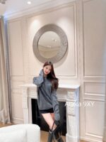Yves Saint Laurent  Self keptVersatile and High end Grey Collection 2024 Autumn/Winter New Collection Classic Signature Letter Logo Round Neck Hooded Woolen Sweater - Image 7